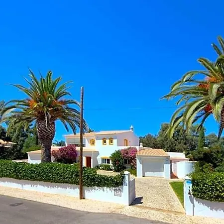 Alvor Sleeps 8 Pool Air Con Wifi * Portimão