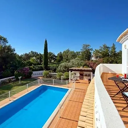 Villa Alvor Sleeps 8 Pool Air Con Wifi Portimão
