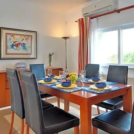 Villa Alvor Sleeps 8 Pool Air Con Wifi *