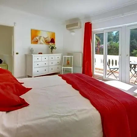 Villa Alvor Sleeps 8 Pool Air Con Wifi Portimão