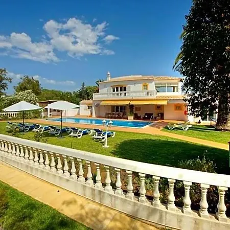 Alvor Sleeps 8 Pool Air Con Wifi Villa